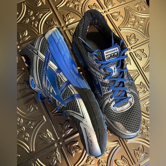 Brooks GTS Adrenaline 17. Running Shoes in Black and Blue size 14 wide. Men’s - Picture 10 of 10